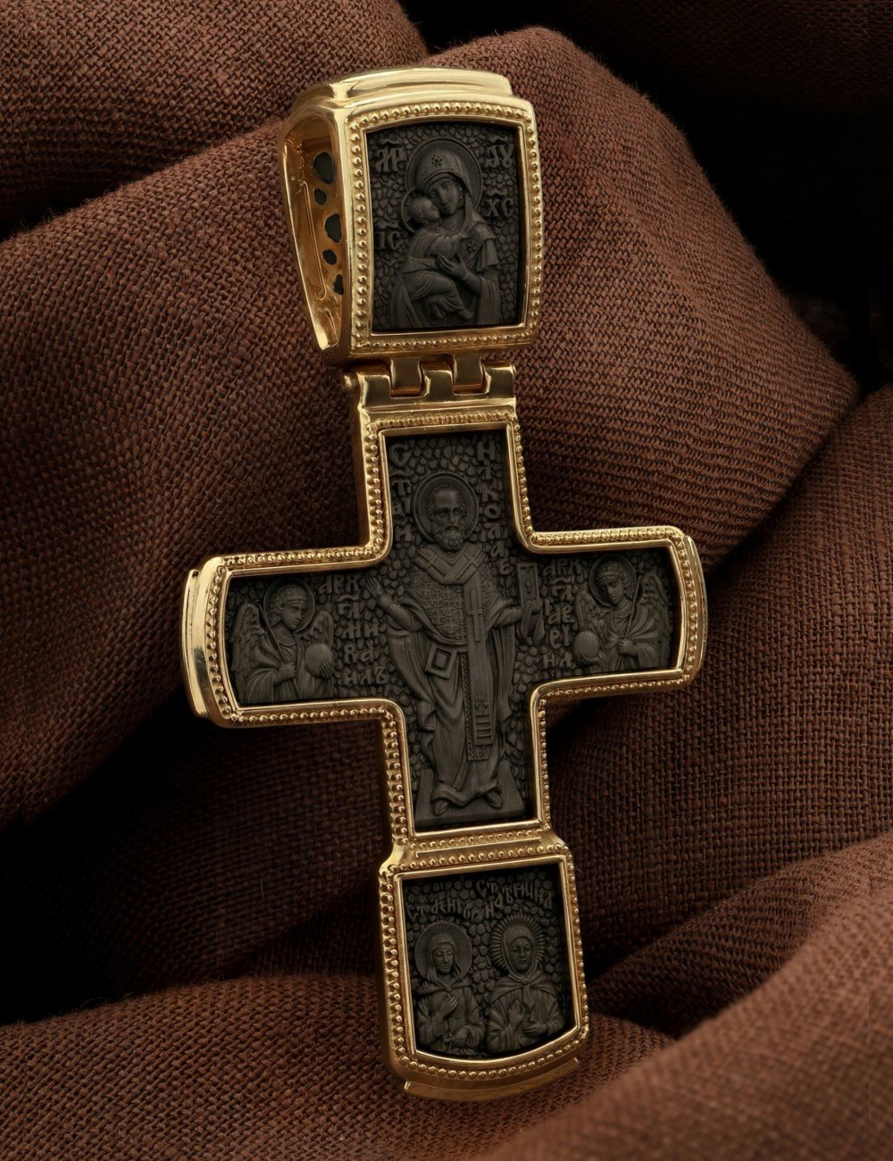 Крест из лимонного золота c эбеновым деревом