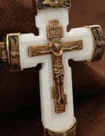 Крест из золота c бивнем мамонта