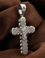Крест из белого золота c кахолонгом
