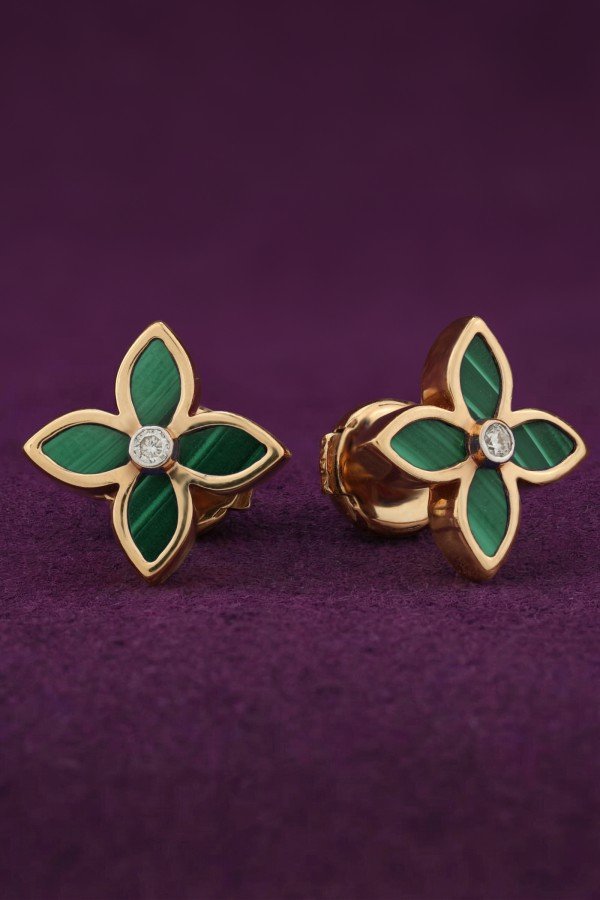 Серьги из золота c бриллиантами и малахитом