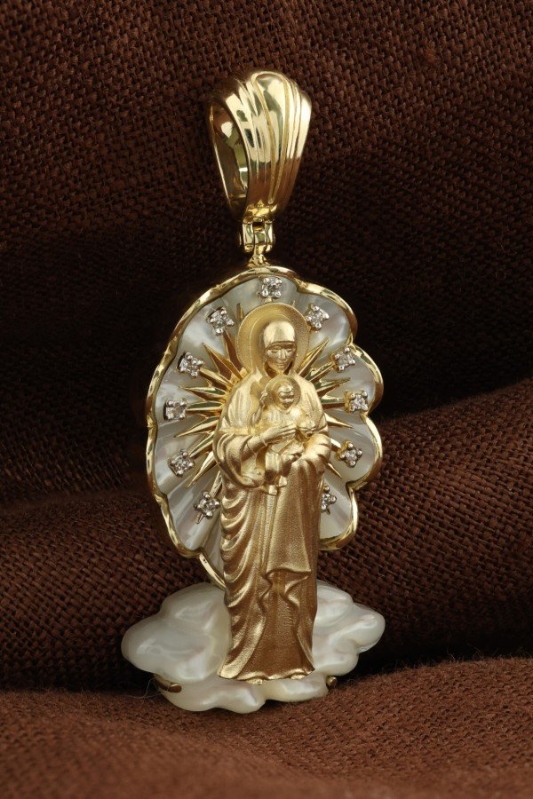 Образок из лимонного золота c бриллиантами и перламутром