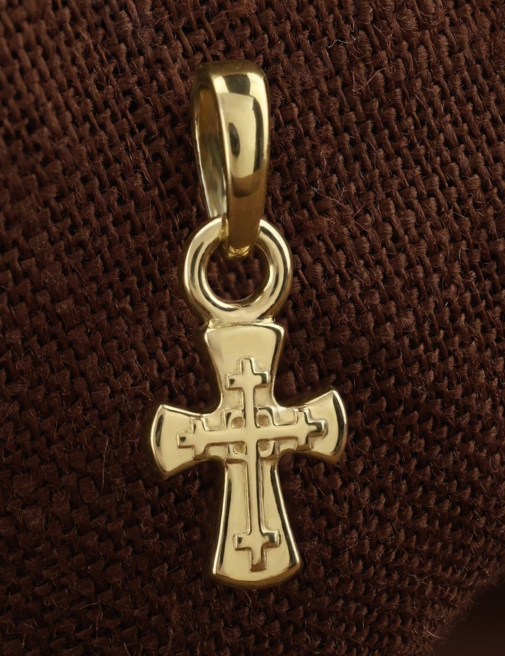 Крест из лимонного золота