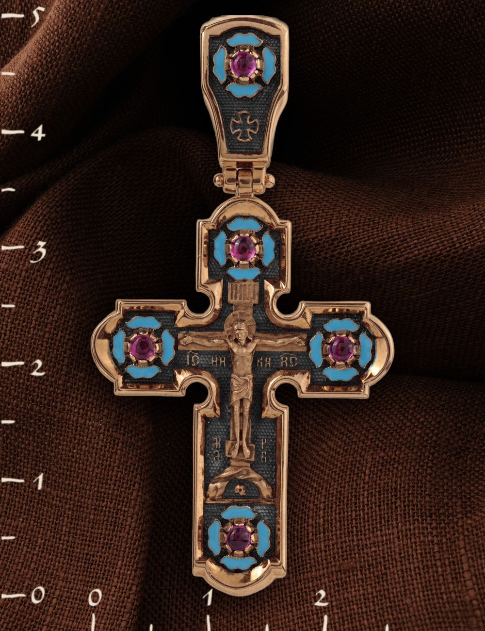 Крест из золота c эмалью и рубином
