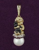 Подвеска из лимонного золота c жемчугом