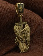 Крест из лимонного золота