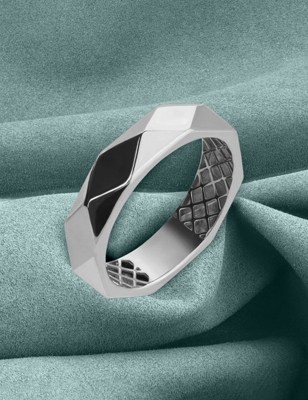 Кольцо из белого золота