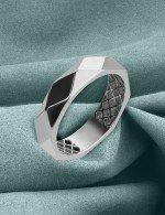 Кольцо из белого золота