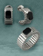 Кольцо из белого золота c ониксом