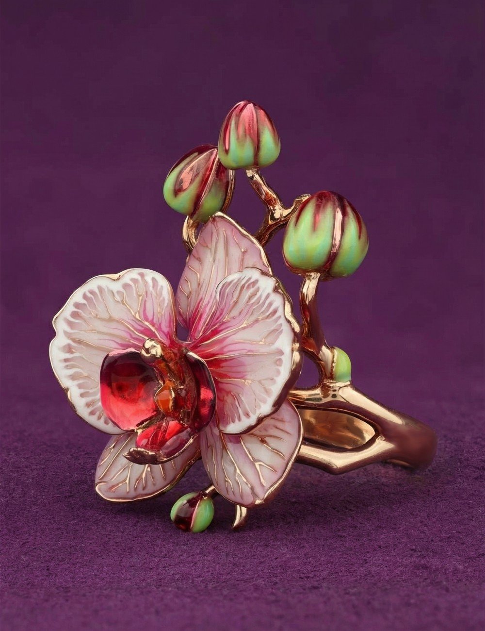 Кольцо из золота c эмалью