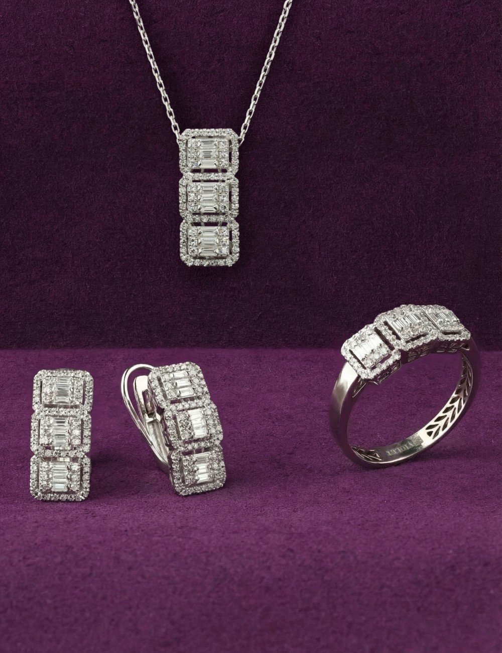 Серьги из белого золота c бриллиантами