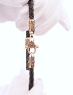 Браслет из золота c кожаным шнурком