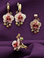 Кольцо из лимонного золота c эмалью