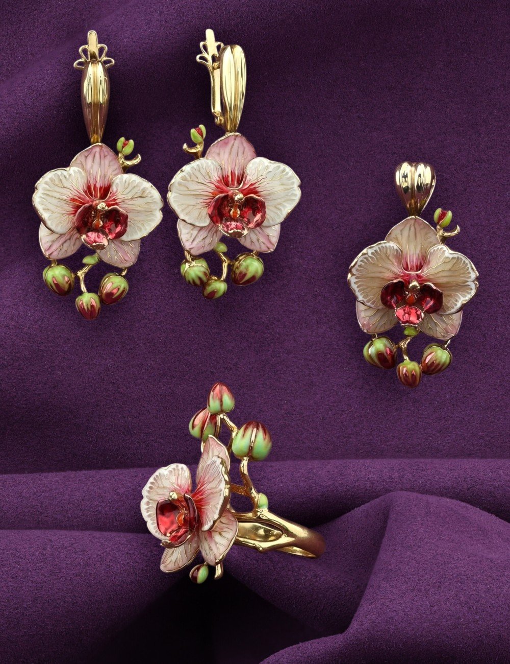 Кольцо из лимонного золота c эмалью