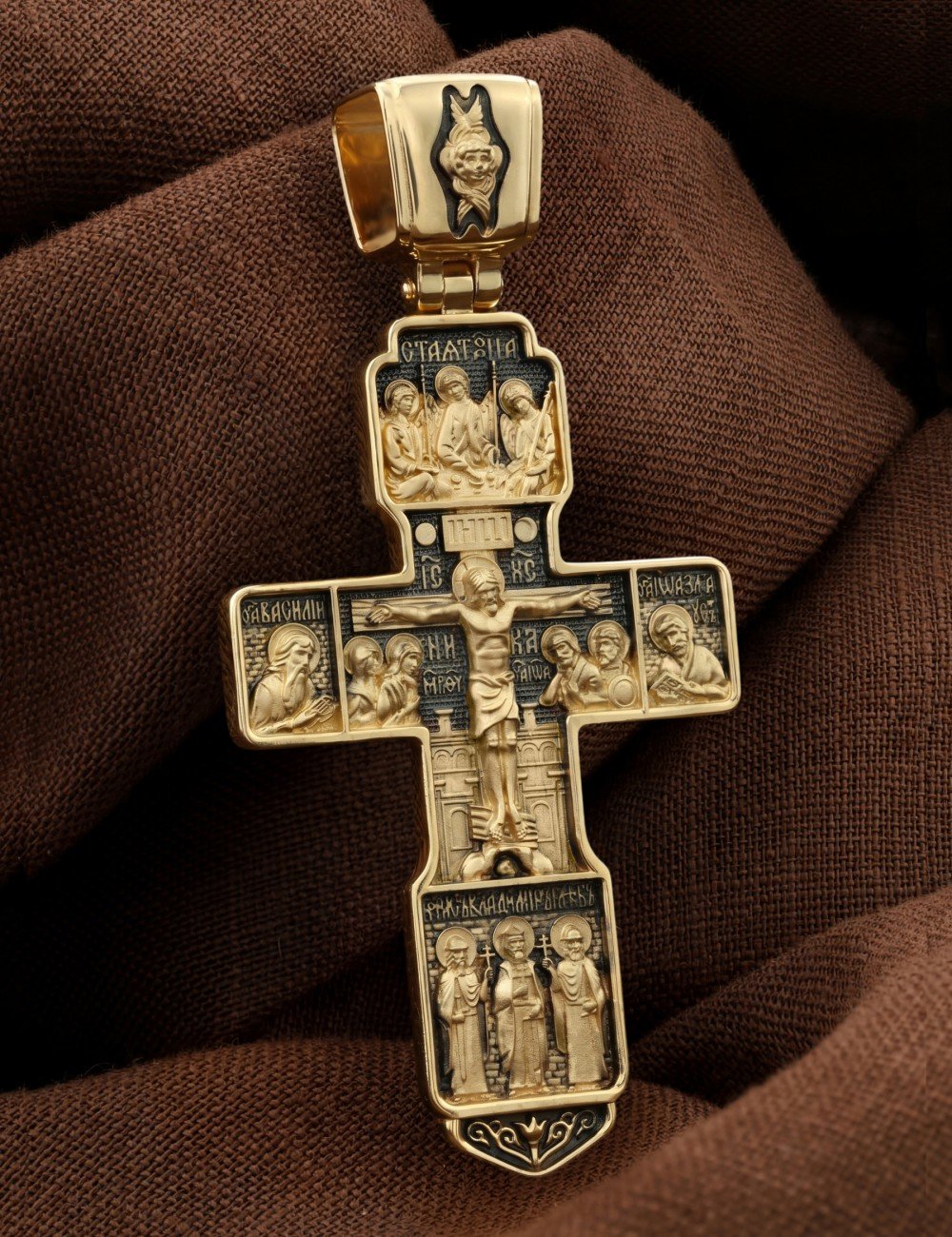 Крест из лимонного золота