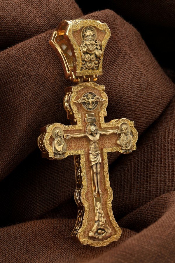 Крест из лимонного золота c деревом груши