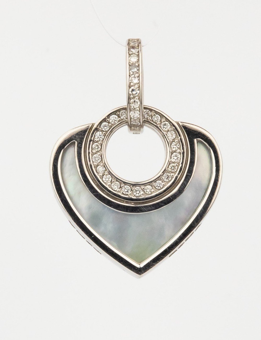 Подвеска из белого золота c бриллиантами, ониксом и перламутром