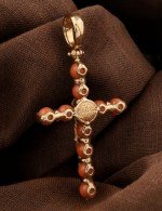 Крест из золота c кораллом