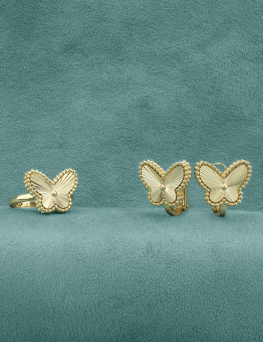 Серьги из лимонного золота c рубином