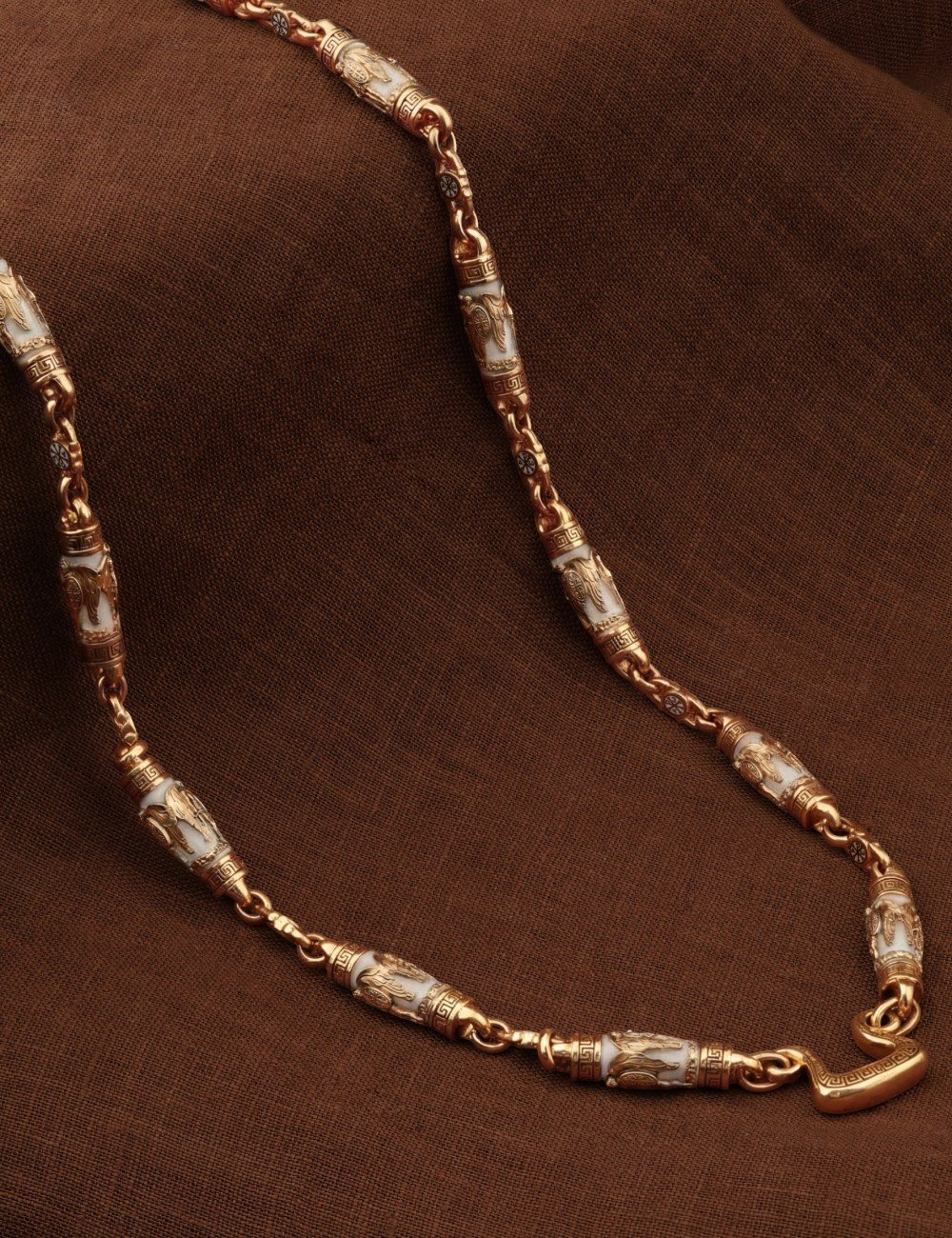 Цепь из золота c эмалью и бивнем мамонта