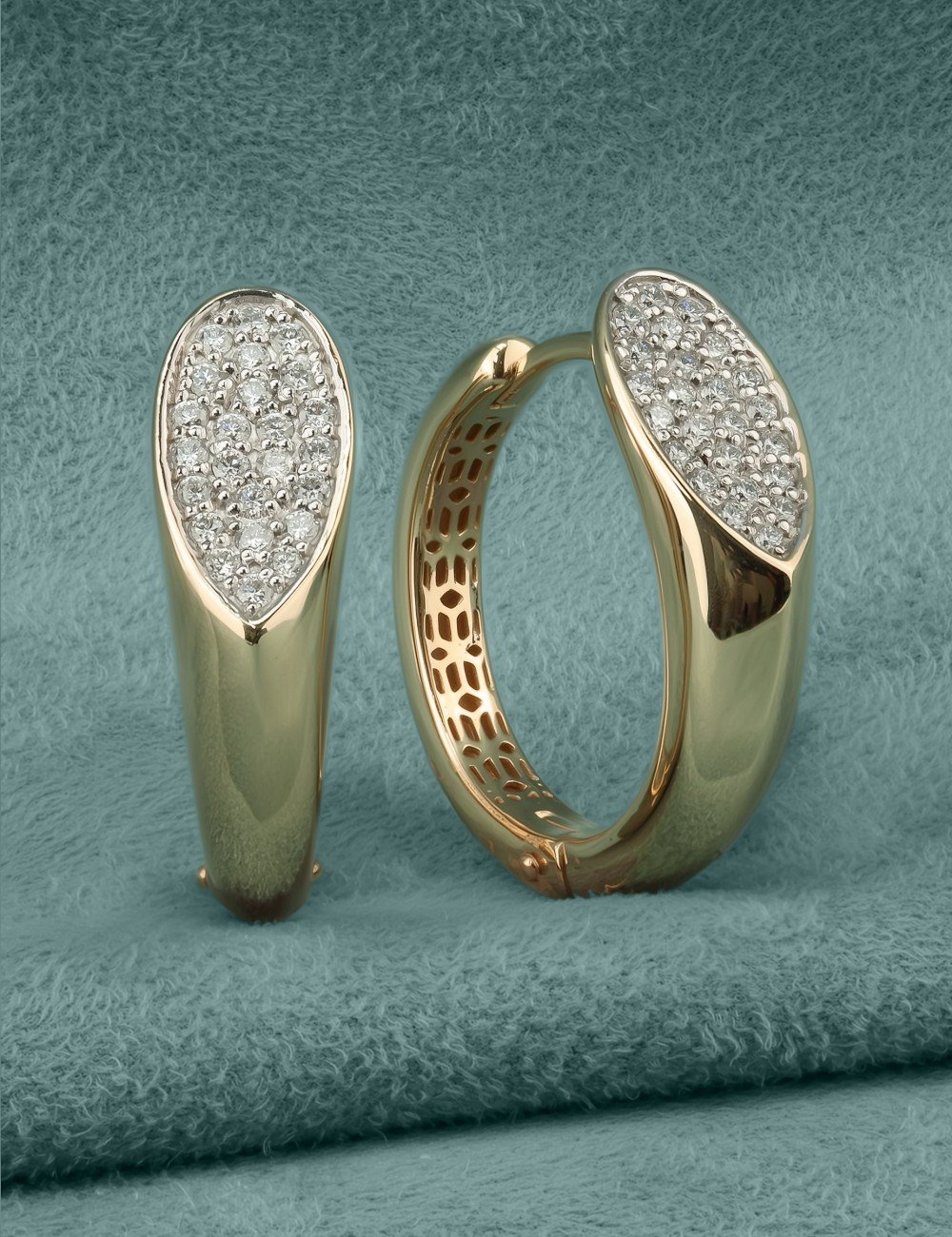 Серьги из золота c бриллиантами