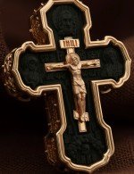 Крест из золота c эбеновым деревом