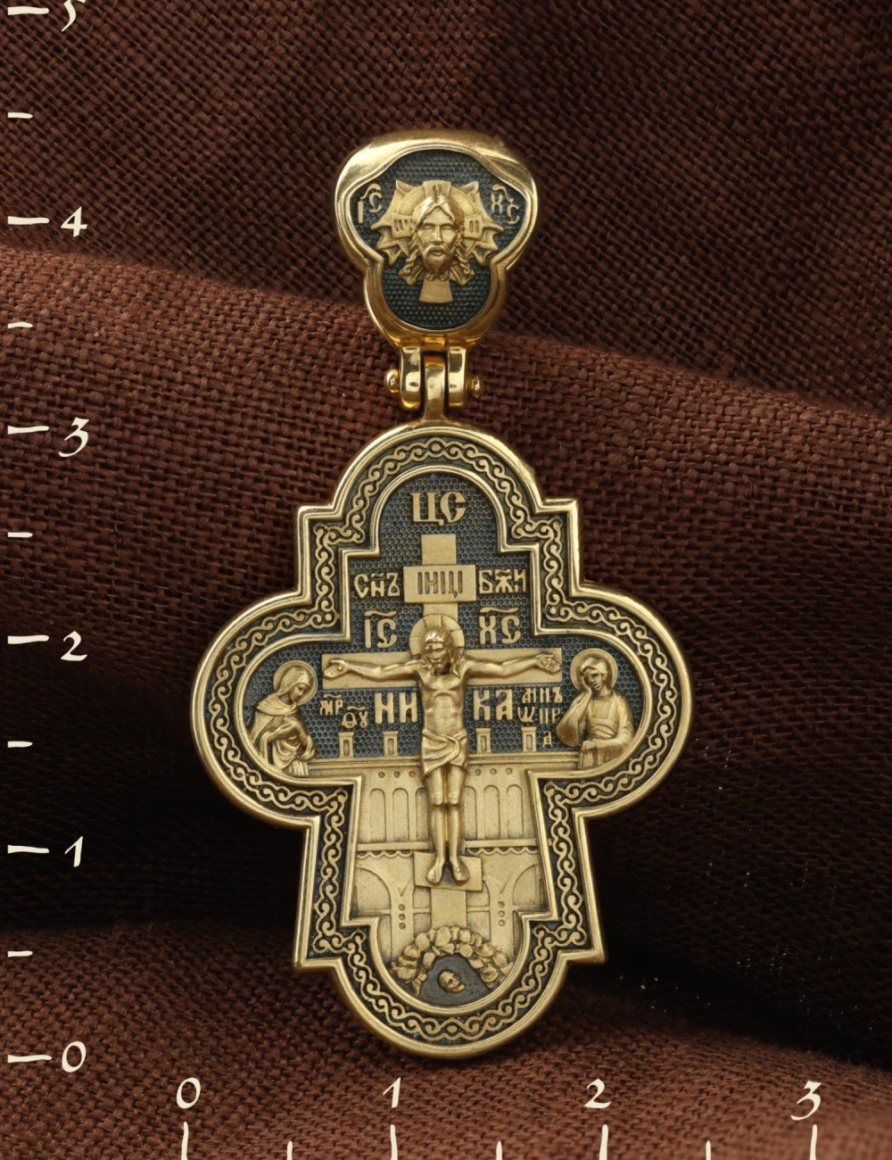 Крест из лимонного золота