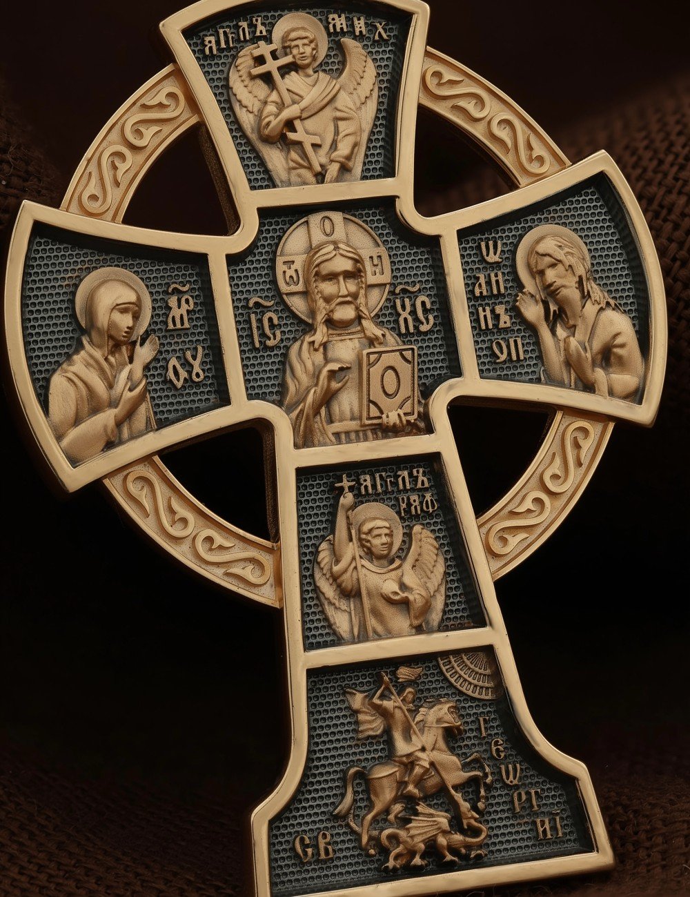 Крест из золота