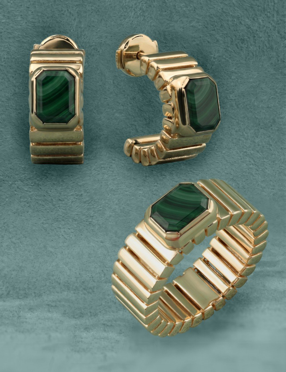 Кольцо из золота c малахитом