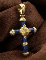 Крест из лимонного золота c ониксом и лазуритом