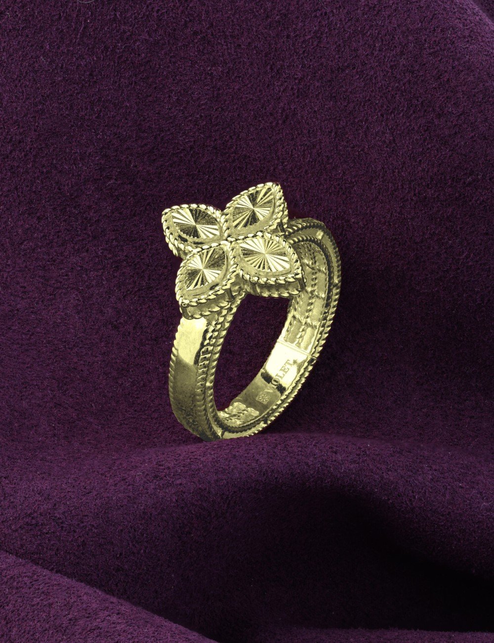 Кольцо из лимонного золота