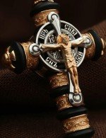 Крест из золота c ониксом