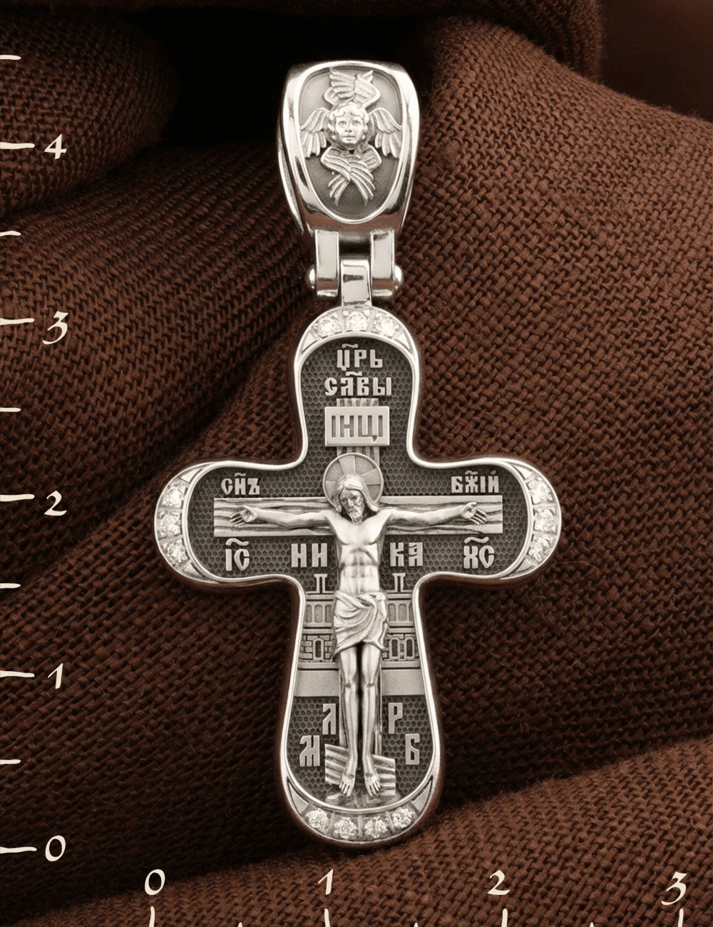 Крест из белого золота c бриллиантами