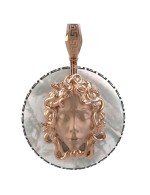 Подвеска из золота c эмалью и перламутром