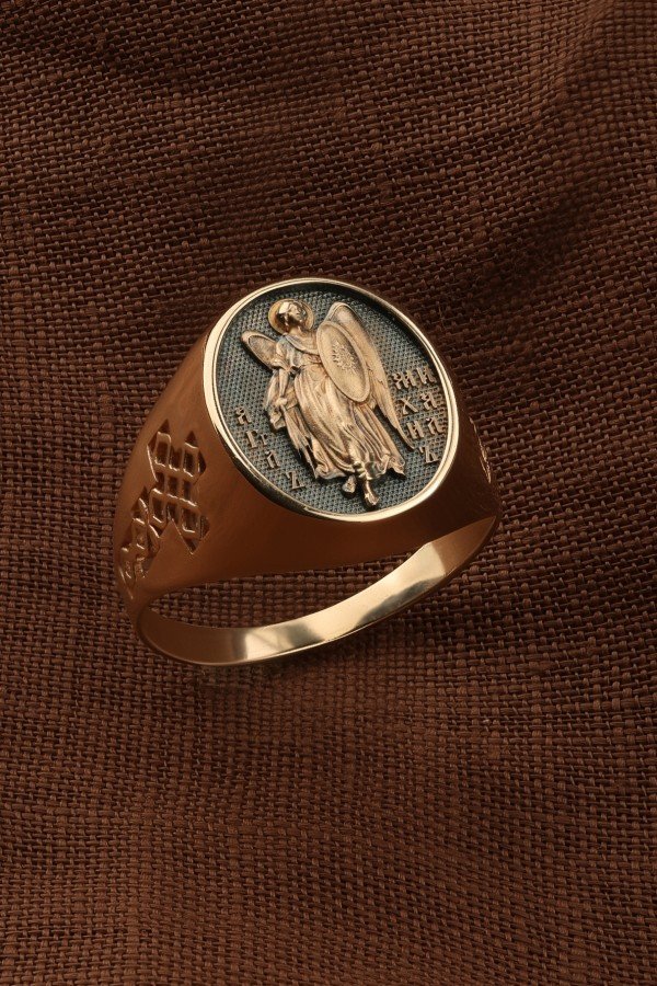 Кольцо из золота