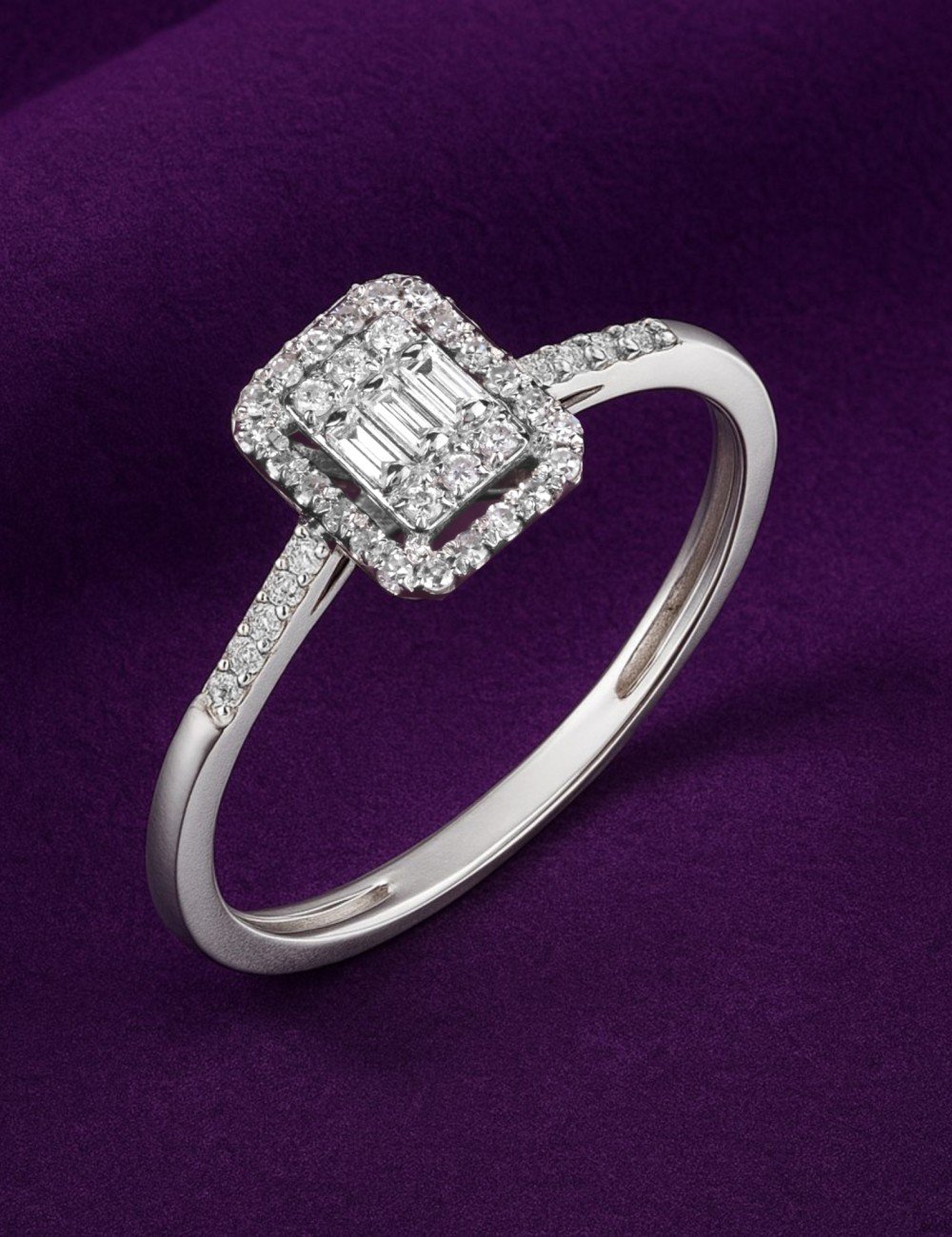 Кольцо из белого золота c бриллиантами