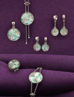 Колье из белого золота c бирюзой и перламутром