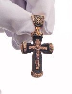 Крест из золота c эбеновым деревом