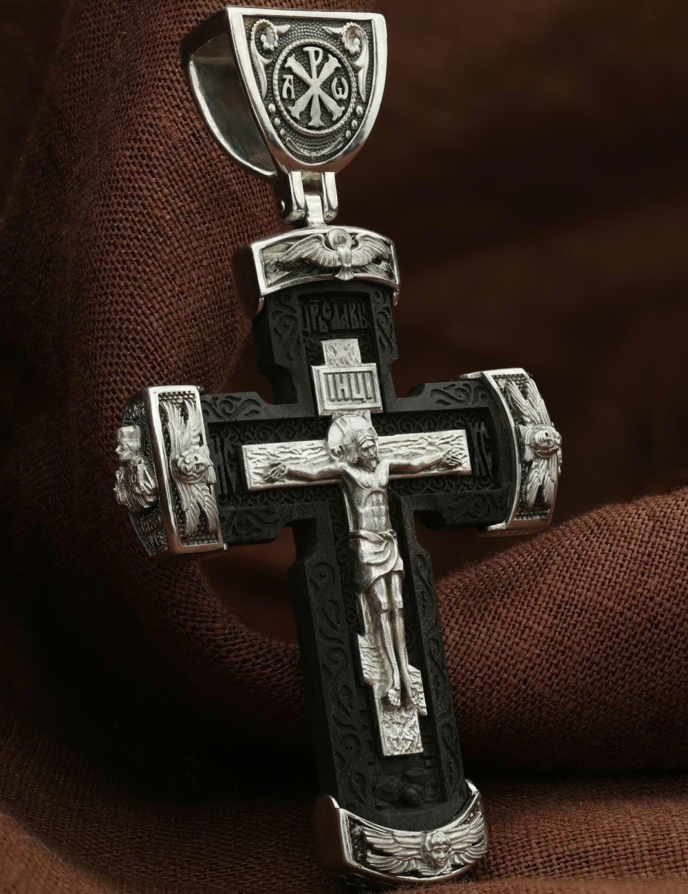 Крест из белого золота c эбеновым деревом