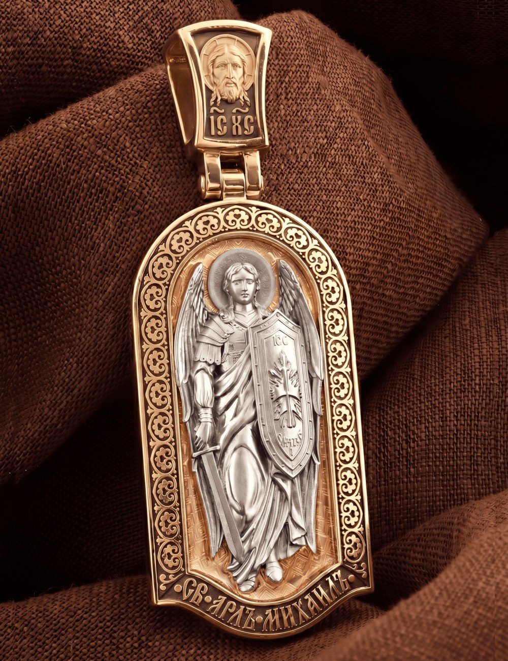 Образок из золота c эмалью