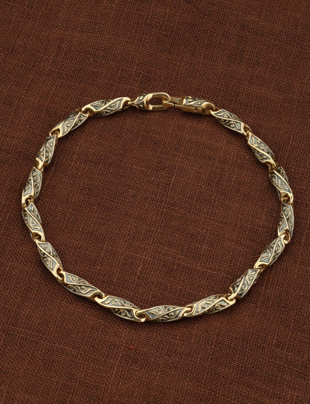 Браслет из лимонного золота