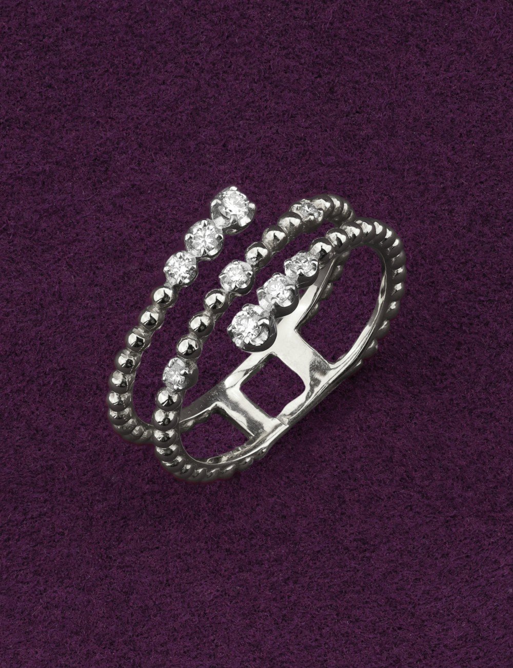 Кольцо из белого золота c бриллиантами