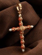 Крест из золота c жемчугом и кораллом