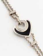 Браслет из белого золота c бриллиантами, ониксом и перламутром