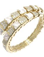 Браслет из лимонного золота c бриллиантами и перламутром