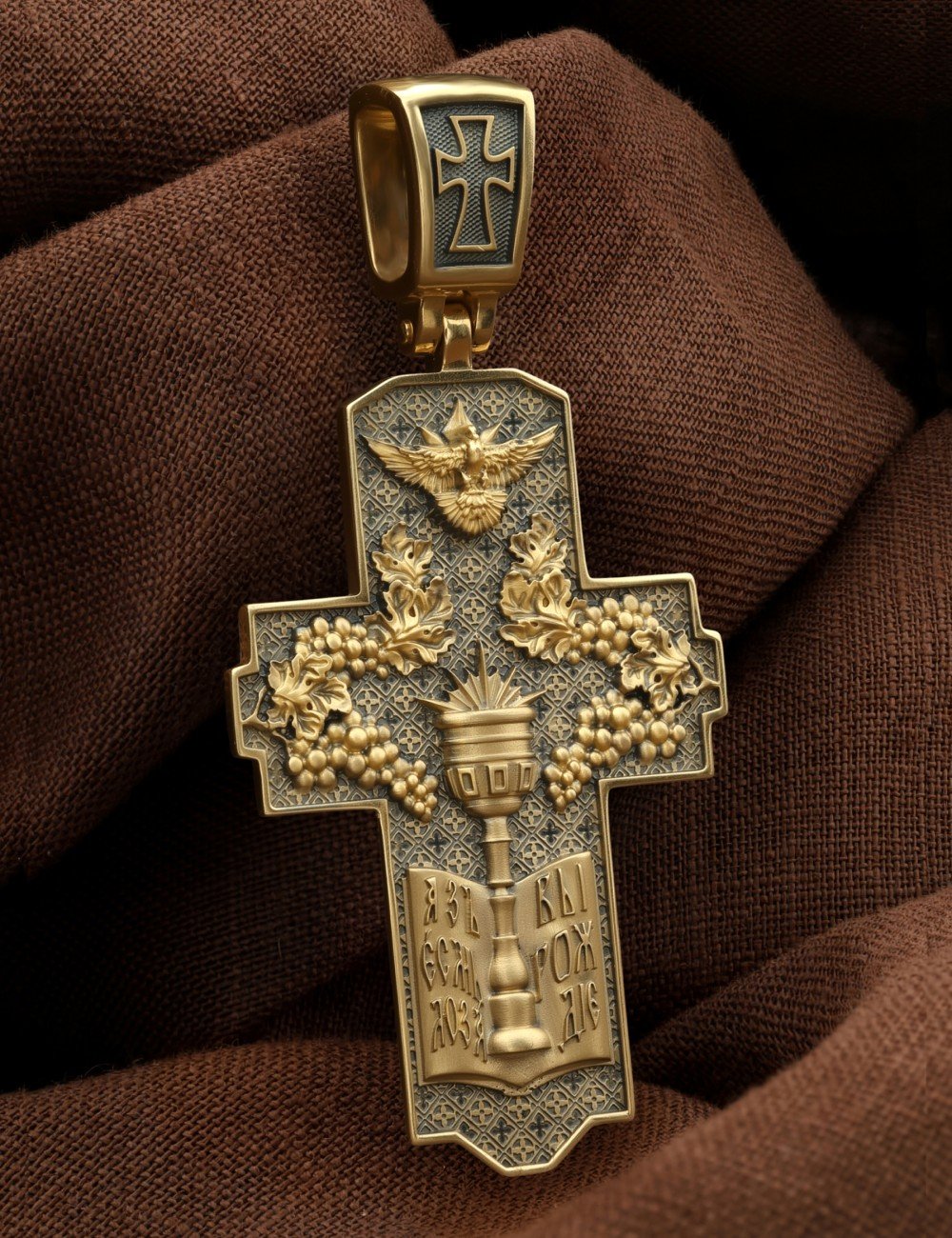 Крест из лимонного золота