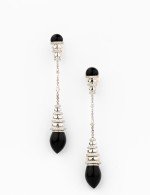 Серьги из белого золота c бриллиантами и ониксом