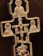Крест из золота c ониксом