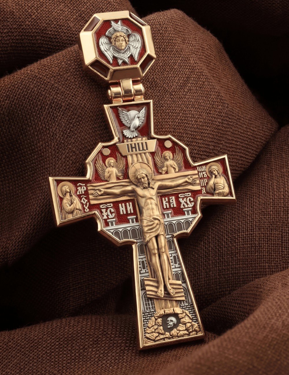 Крест из золота c эмалью