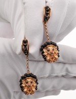 Серьги из золота c эмалью и ониксом