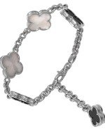 Браслет из белого золота c ониксом и перламутром